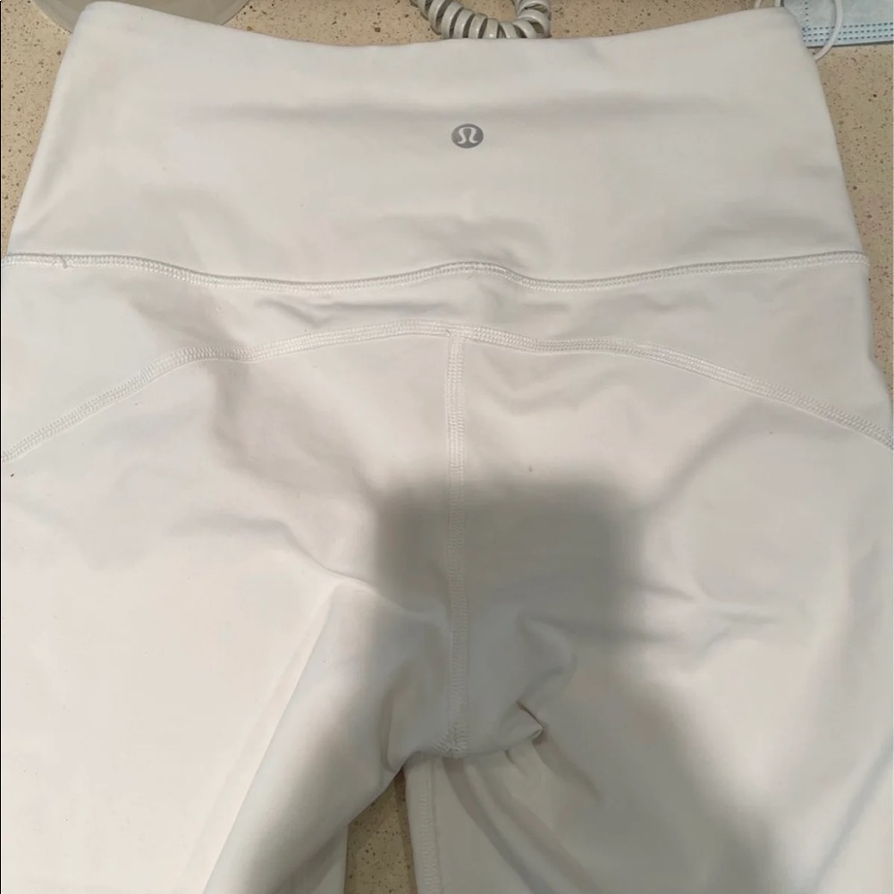 Lululemon White Wunder Under Cropped Legging